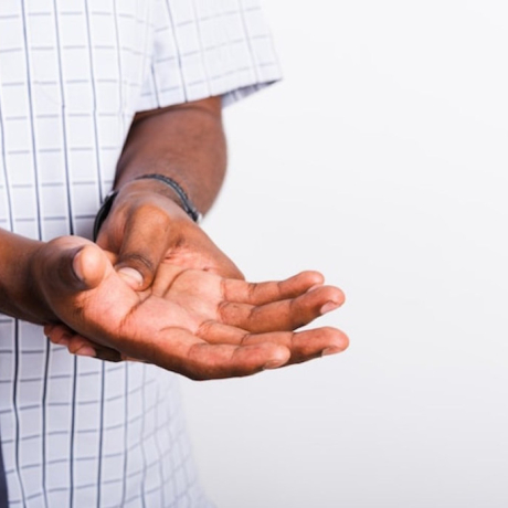 Fourmillements dans tout le corps et fatigue. Faut-il s’inquiéter ?