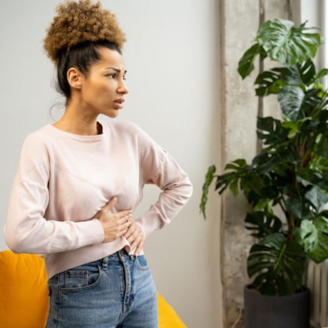 Ventre gonflé et ballonnements : 9 causes et 10 solutions pour dégonfler