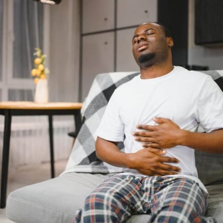 Douleur intestinale : que signifie une douleur à gauche, à droite ou dans le dos