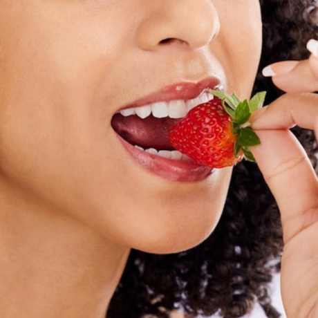 Fraise : le guide complet de ses bienfaits pour la santé et le sport