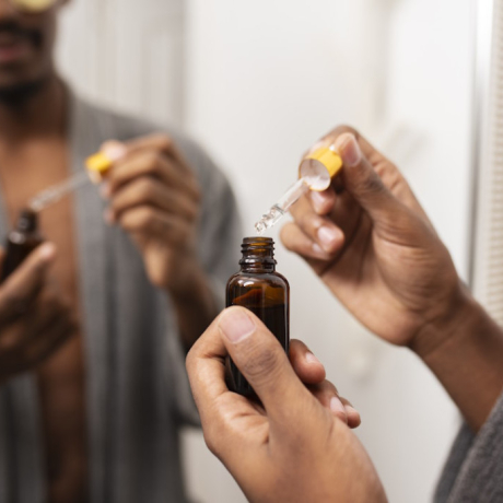 Huile essentielle de clou de girofle : Le guide complet utilisations et dangers