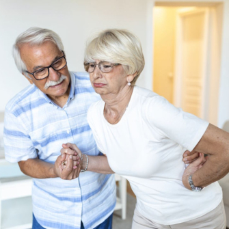 Arthrose de la hanche : la reconnaître, la soulager et réapprendre à bouger