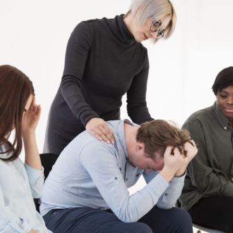 Anxiété sociale : comprendre cette peur et apprendre à la surmonter