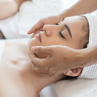 Drainage lymphatique du visage : bienfaits et auto-massage