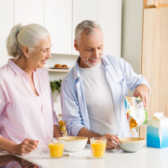 Complément alimentaire pour personne âgée : lesquels choisir ?