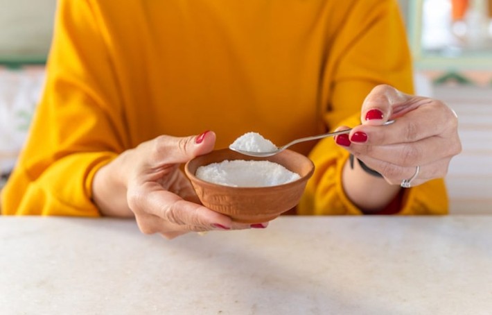 Bicarbonate de soude pour la digestion : bonne ou mauvaise idée ?