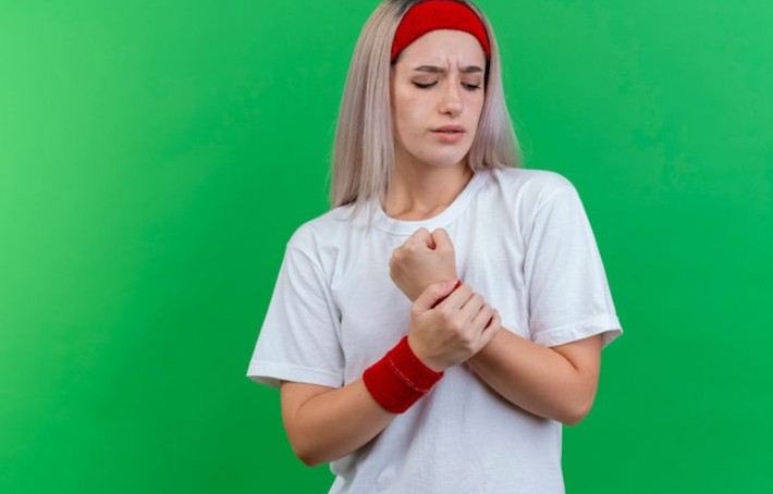 Tendinite du poignet : les symptômes qui doivent alerter 