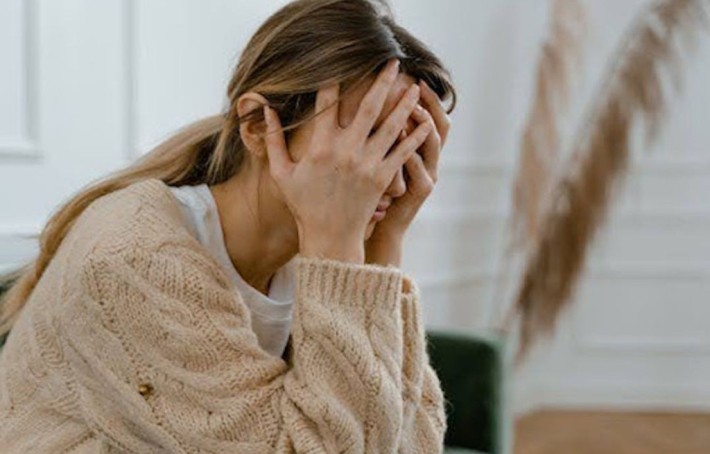 Hernie hiatale et stress : comprendre le lien et apaiser les symptômes