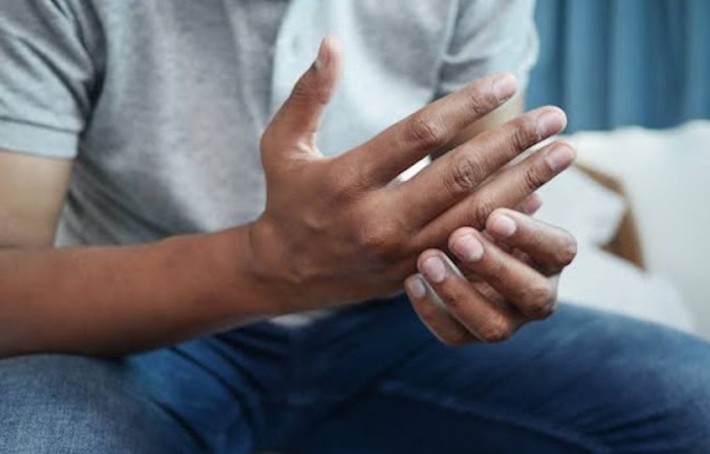 Arthrose du doigt : symptômes, causes et solutions pour mieux bouger