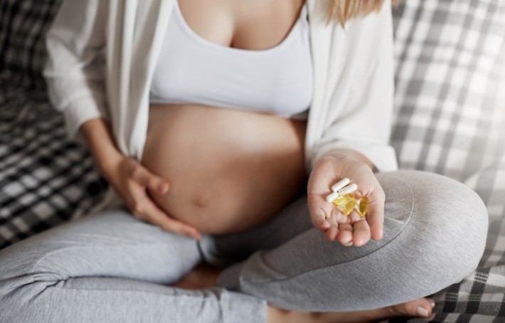 Compléments alimentaires pendant la grossesse : utiles ou pas ?