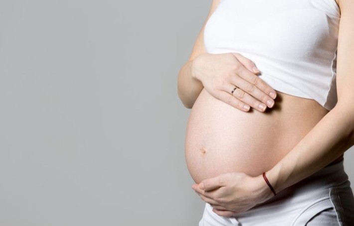 Grossesse : étapes, changements du corps et conseils essentiels