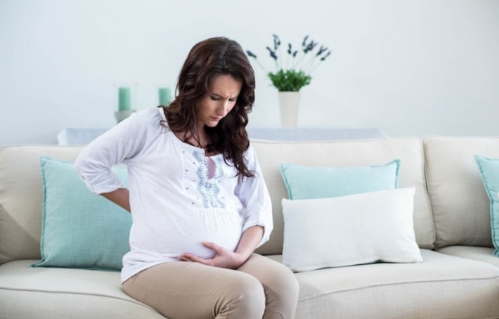 Douleur pelvienne pendant la grossesse : causes, évolution et consultation