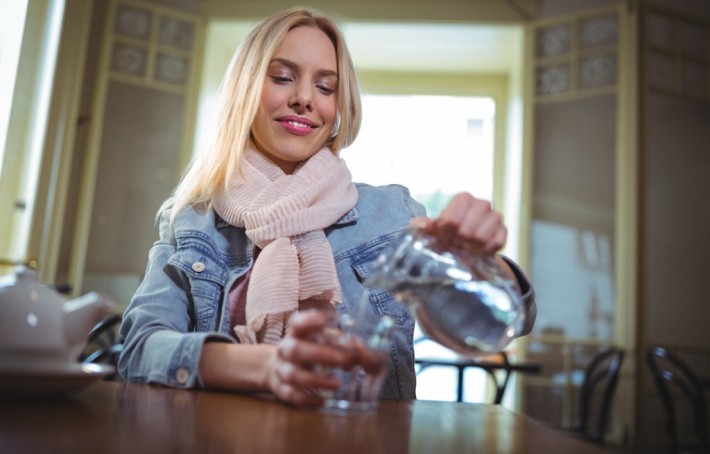  3 litres d’eau par jour : avantages, dangers et conseils