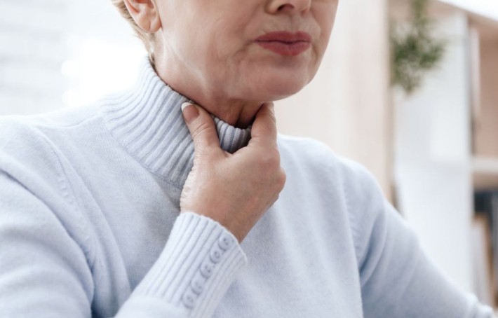 Angine rouge : causes, symptômes et traitements