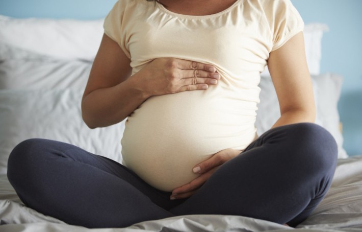 Grossesse molaire : causes, symptômes et prise en charge médicale