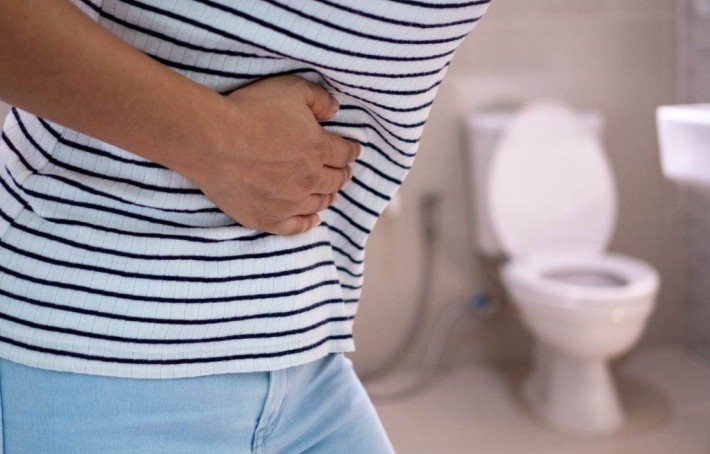 Stéatorrhée : symptômes, causes et traitements des selles grasses