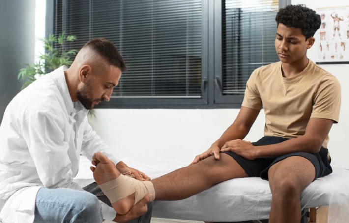 Fracture de fatigue du pied : symptômes, diagnostic et temps de guérison