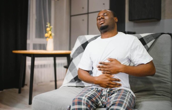Douleur intestinale : que signifie une douleur à gauche, à droite ou dans le dos