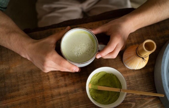 Thé Matcha : Le guide complet sur les bienfaits de cette poudre japonaise