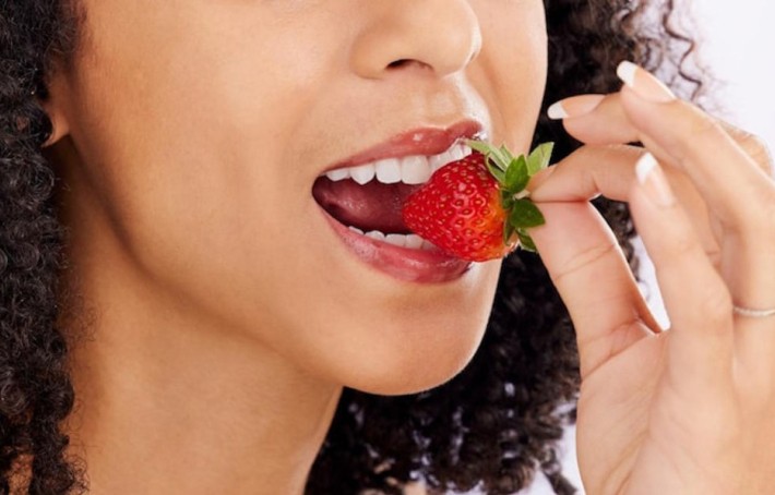 Fraise : le guide complet de ses bienfaits pour la santé et le sport