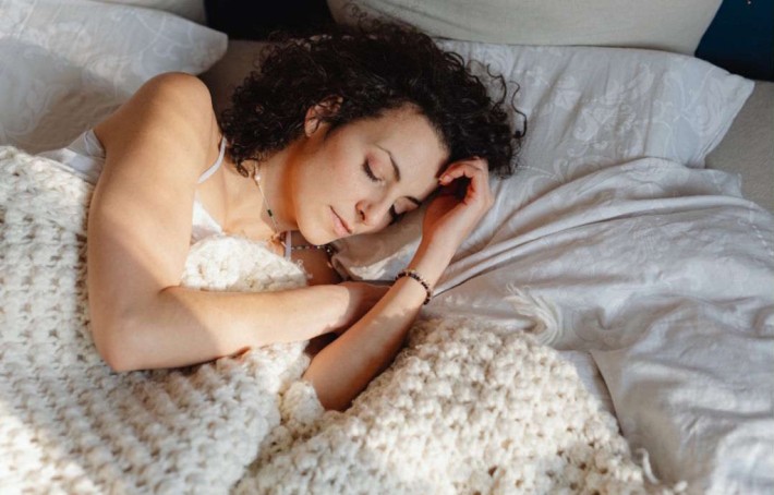 Mélatonine : le guide complet de l'hormone du sommeil