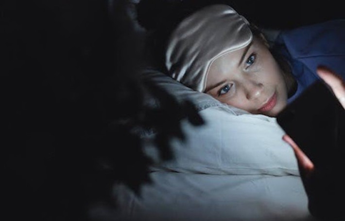 Comment arrêter d’avoir le sommeil léger ? Quels risques pour la santé ?