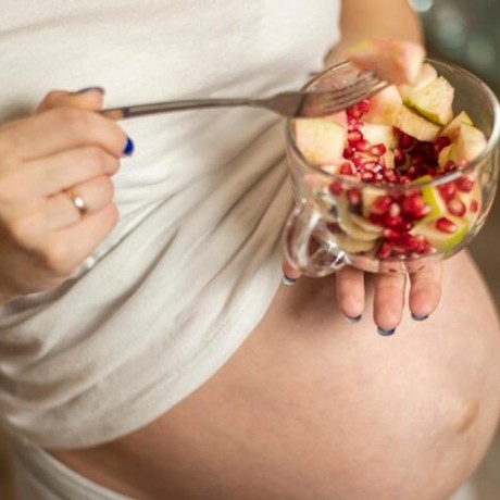 Quels sont les 3 fruits à éviter pendant la grossesse ?