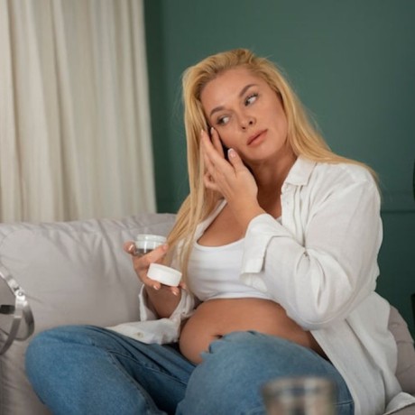 Masque de grossesse : causes, évolution et solutions pour l’atténuer
