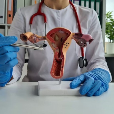Saignement d'implantation : comment le reconnaître et le différencier des règles
